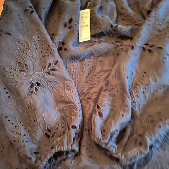 WHBM Off The Shoulder Eyelet Blouse NWT - Picture 6 of 12